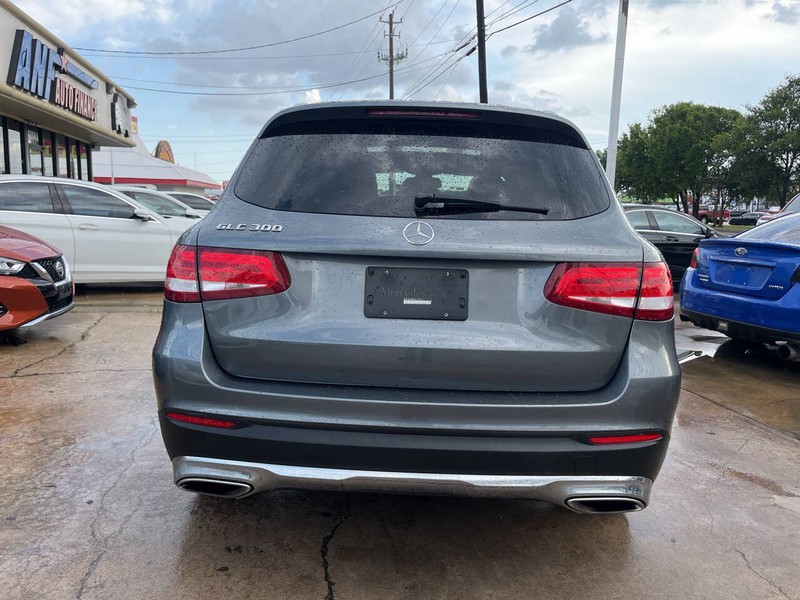 Mercedes-Benz GLC Vehicle Image 04