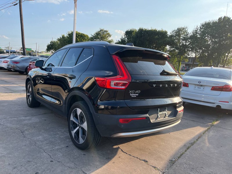 Volvo XC40 Vehicle Image 03