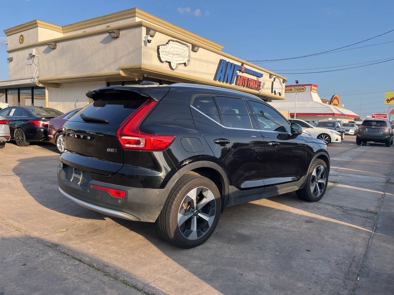 Volvo XC40 Vehicle Image 05