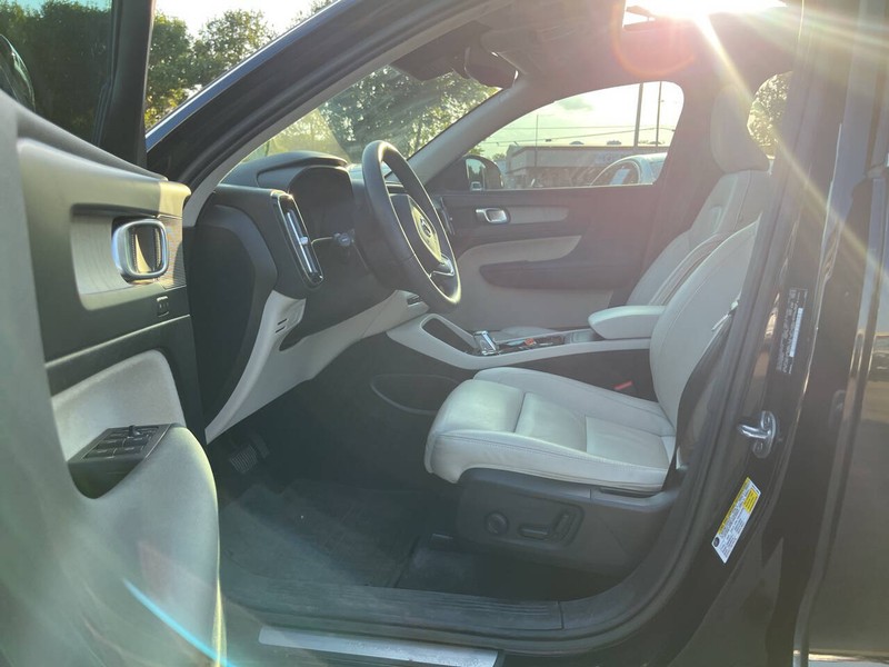 Volvo XC40 Vehicle Image 07