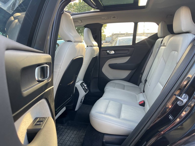 Volvo XC40 Vehicle Image 08