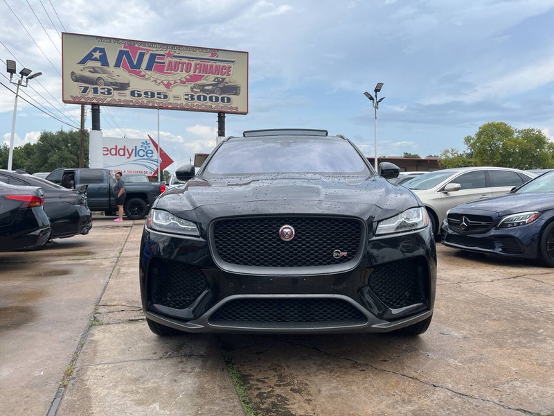 Jaguar F-PACE Vehicle Image 02