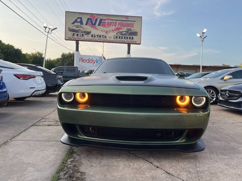 Dodge Challenger Vehicle Image 02