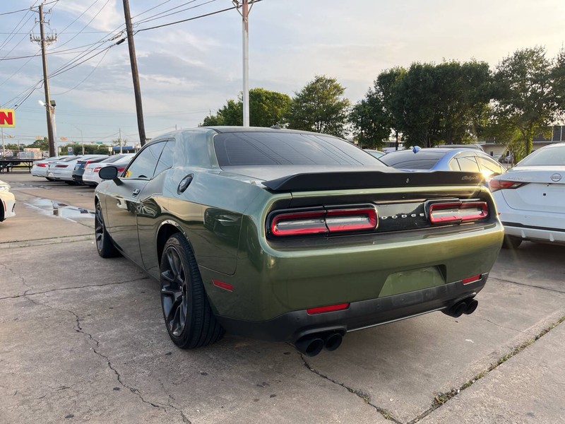 Dodge Challenger Vehicle Image 03