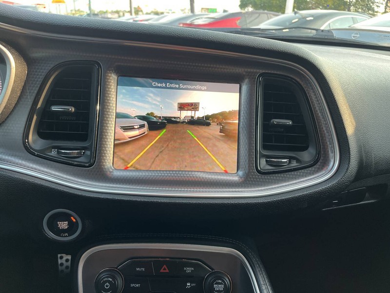 Dodge Challenger Vehicle Image 12