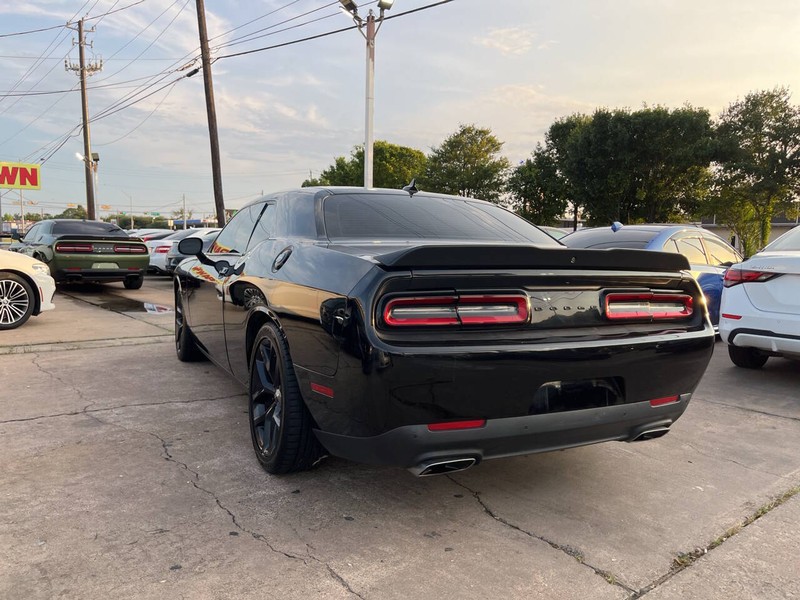 Dodge Challenger Vehicle Image 03