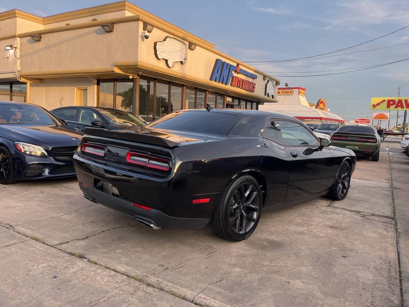 Dodge Challenger Vehicle Image 05