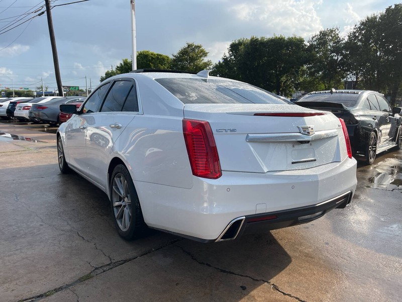 Cadillac CTS Vehicle Image 03