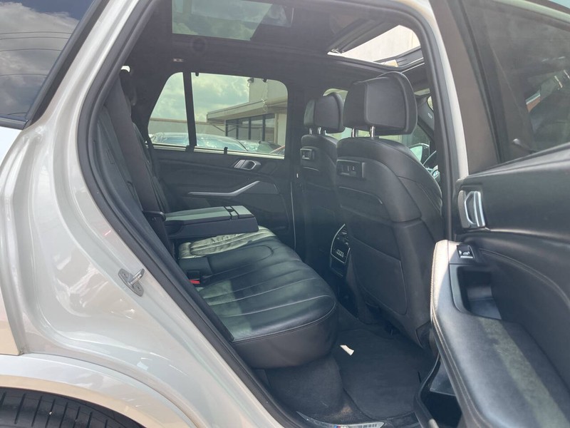 BMW X5 Vehicle Image 11