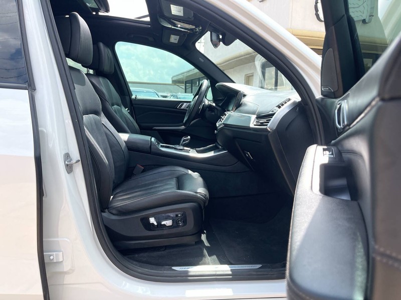 BMW X5 Vehicle Image 12