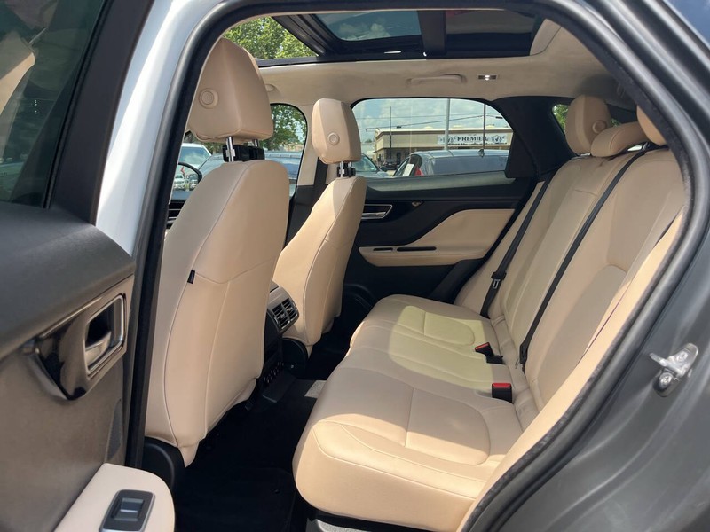 Jaguar F-PACE Vehicle Image 08