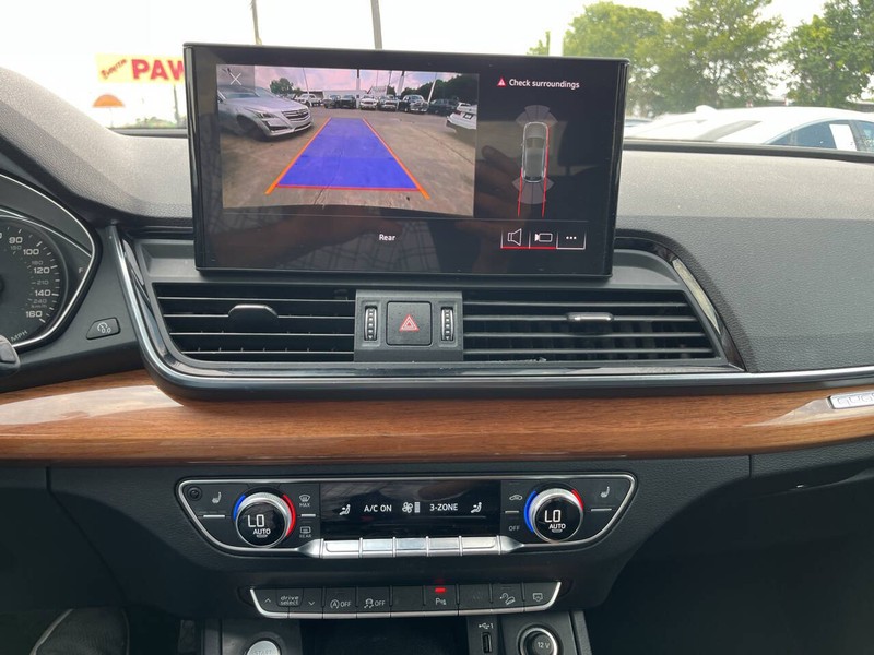 Audi Q5 Vehicle Image 12