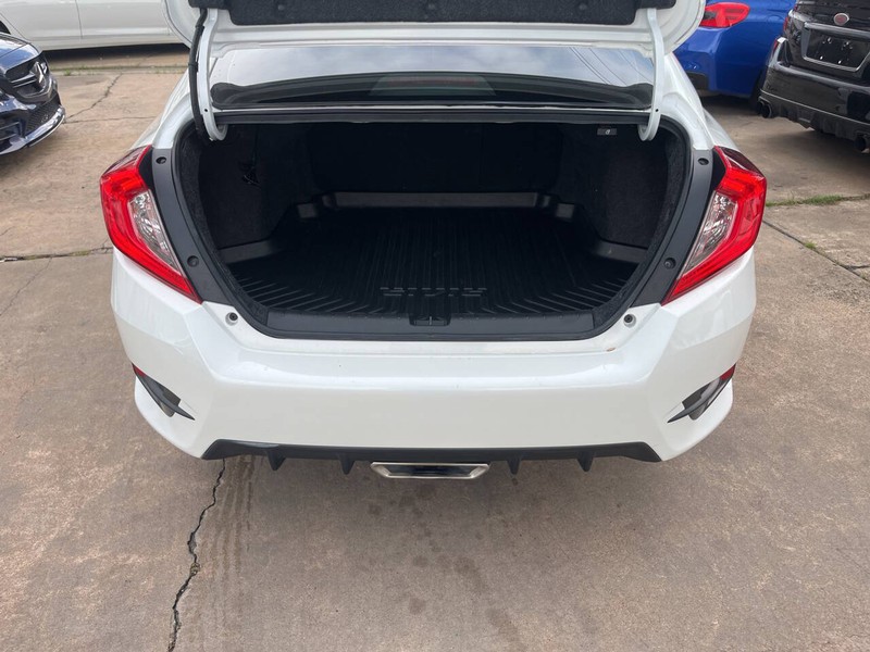 Honda Civic Vehicle Image 13