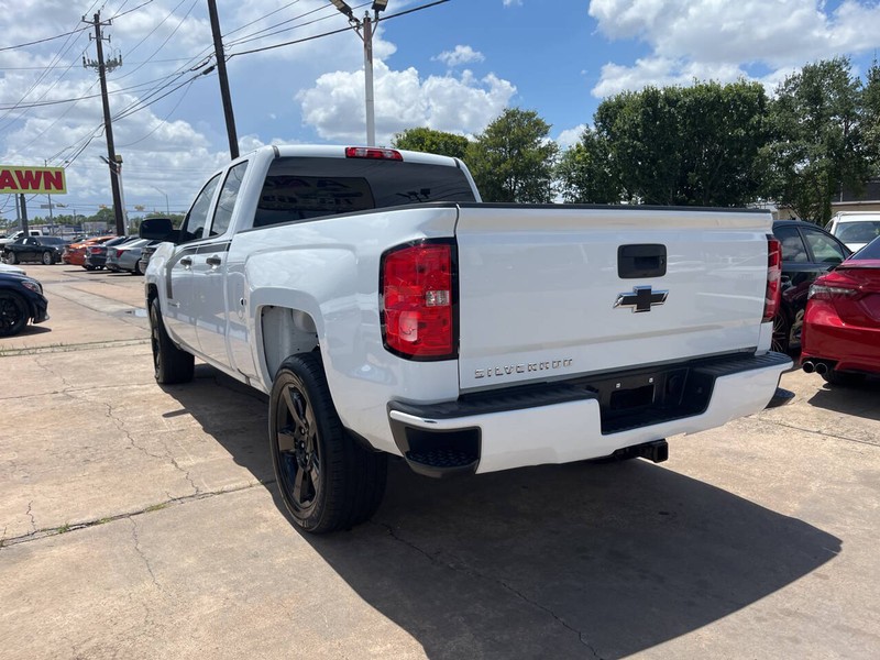 Chevrolet Silverado 1500 Vehicle Image 04