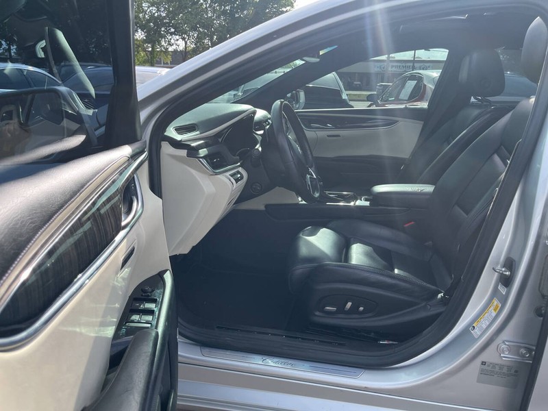 Cadillac XTS Vehicle Image 06