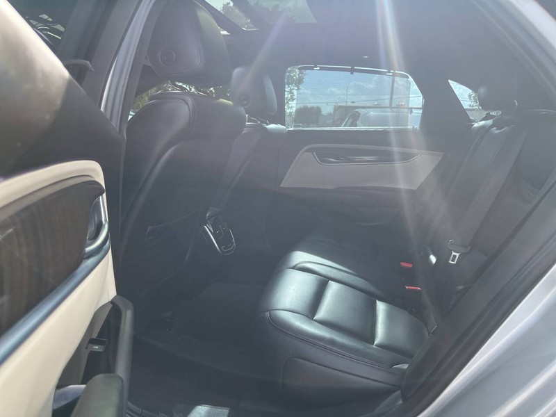 Cadillac XTS Vehicle Image 07