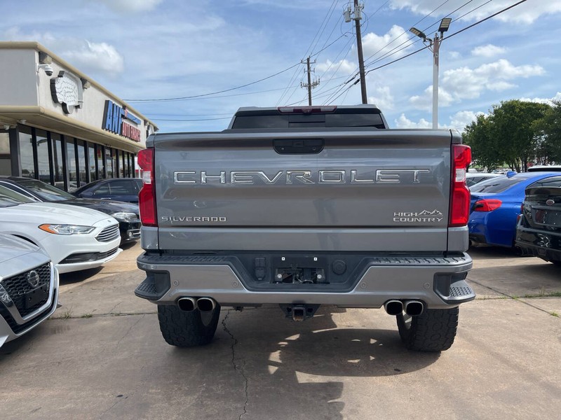 Chevrolet Silverado 1500 LTD Vehicle Image 04