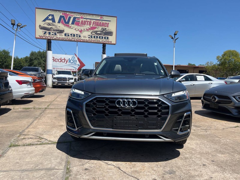 Audi Q5 Vehicle Image 02