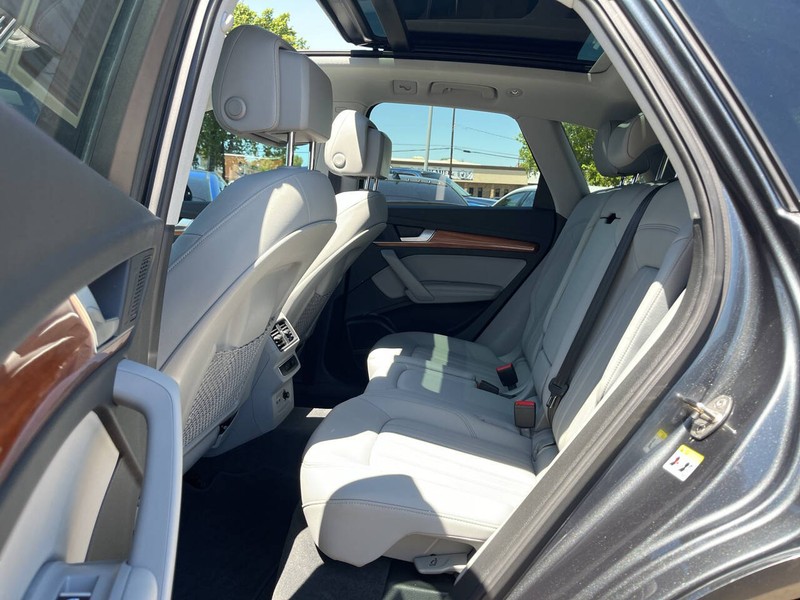 Audi Q5 Vehicle Image 08