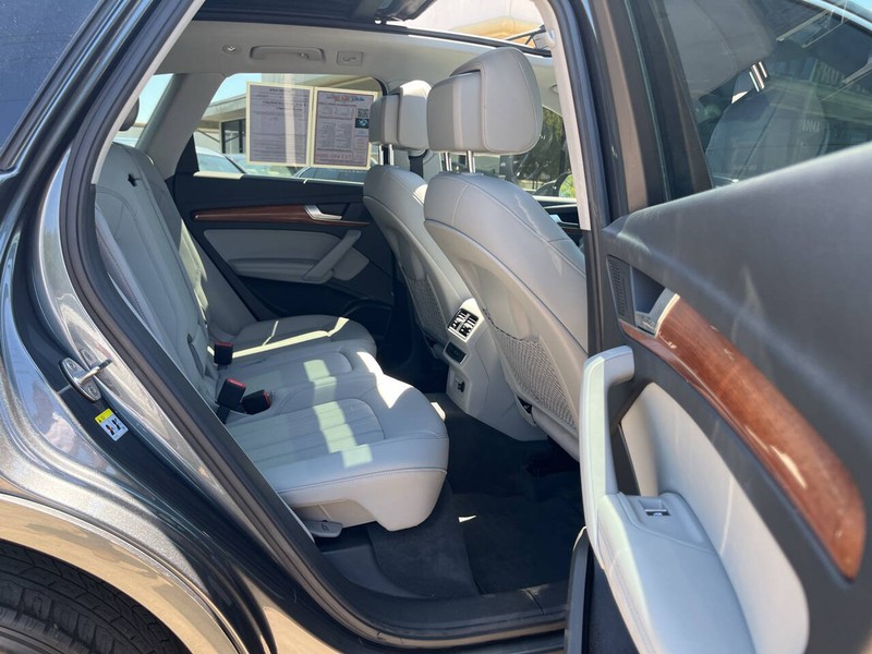 Audi Q5 Vehicle Image 09