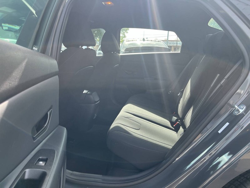 Hyundai Elantra Hybrid Vehicle Image 08