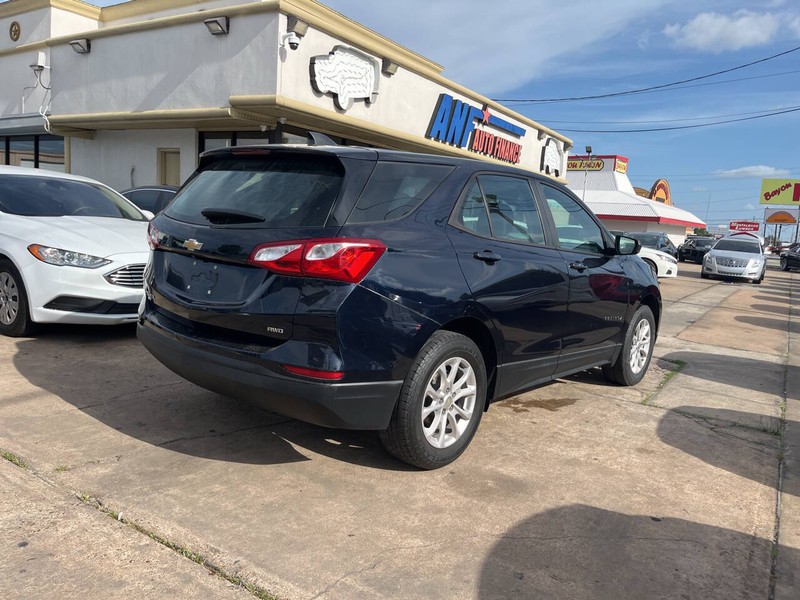 Chevrolet Equinox Vehicle Image 05
