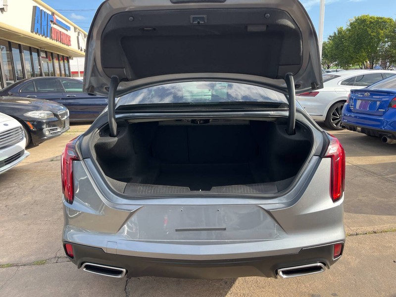 Cadillac CT4 Vehicle Image 09
