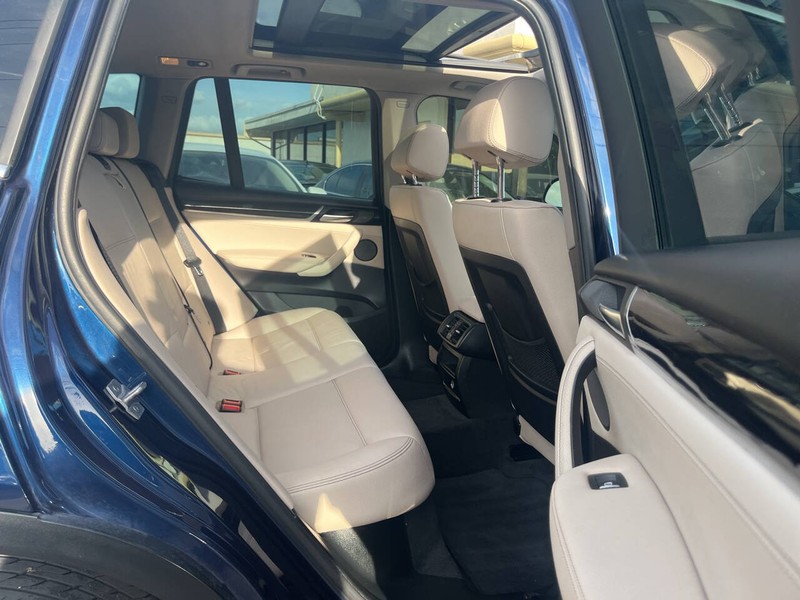 BMW X3 Vehicle Image 10