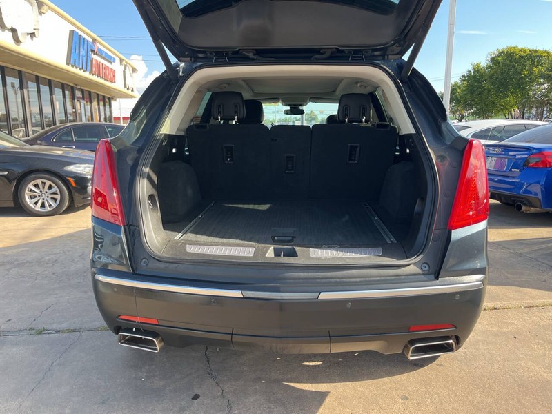 Cadillac XT5 Vehicle Image 09