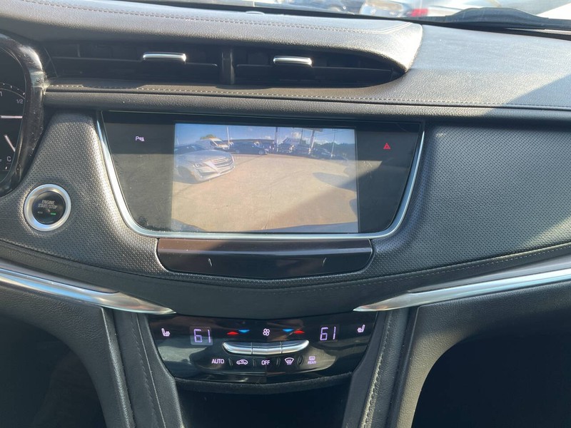 Cadillac XT5 Vehicle Image 12