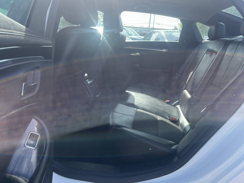 Chevrolet Impala Vehicle Image 08