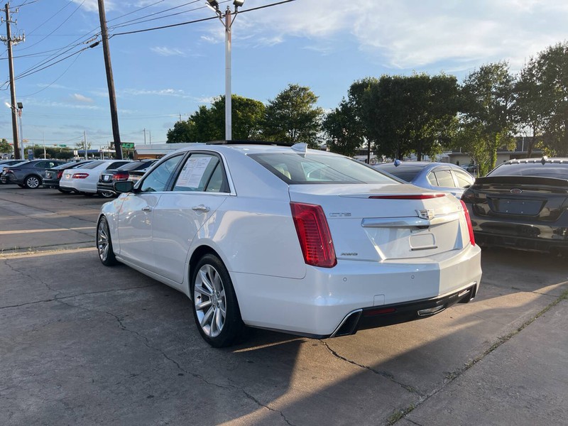 Cadillac CTS Sedan Vehicle Image 03