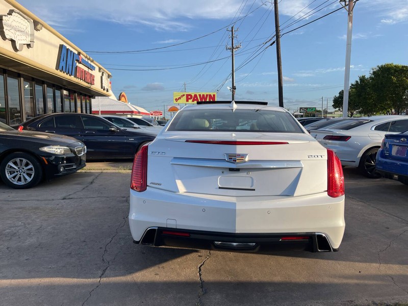 Cadillac CTS Sedan Vehicle Image 04
