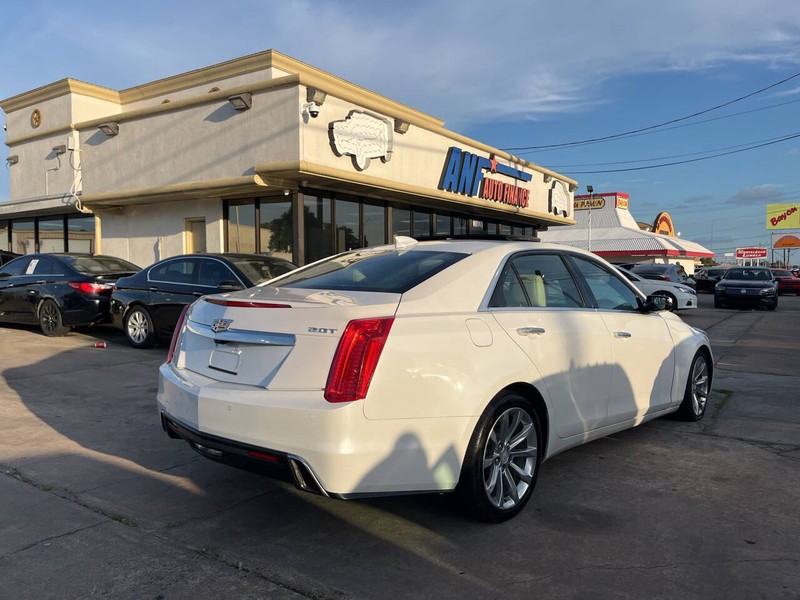 Cadillac CTS Sedan Vehicle Image 05