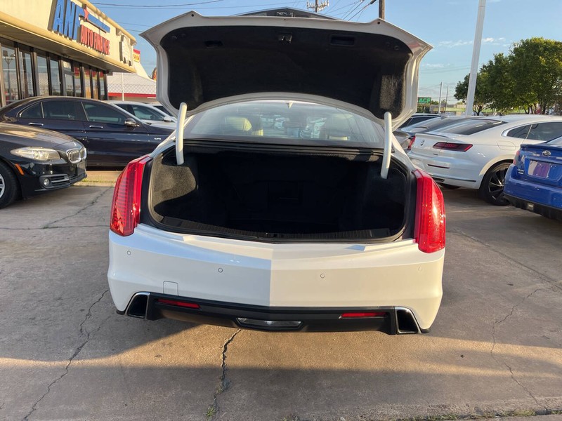 Cadillac CTS Sedan Vehicle Image 09