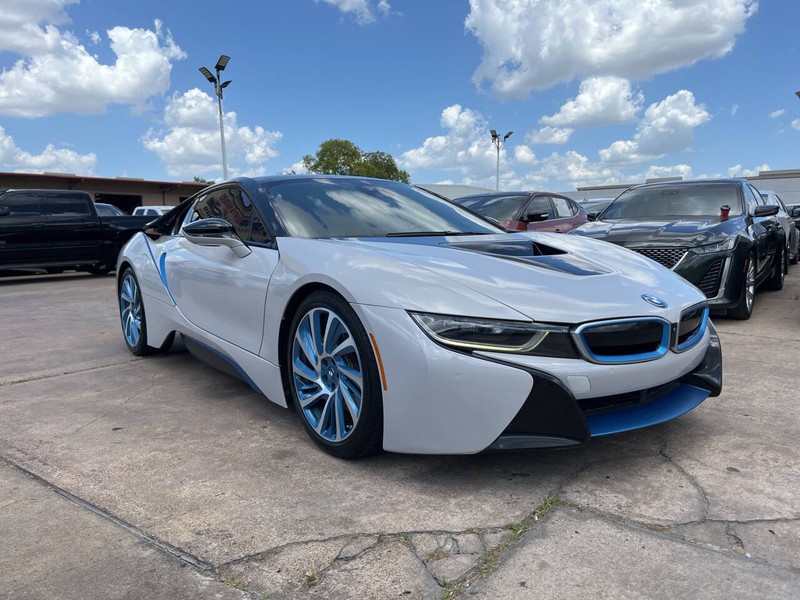 BMW i8 Vehicle Image 06