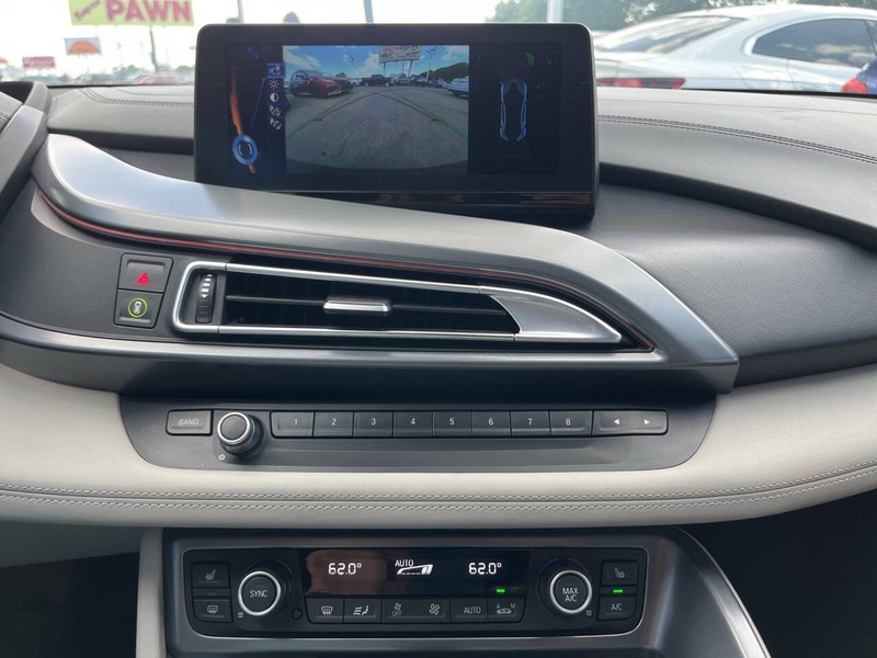 BMW i8 Vehicle Image 11
