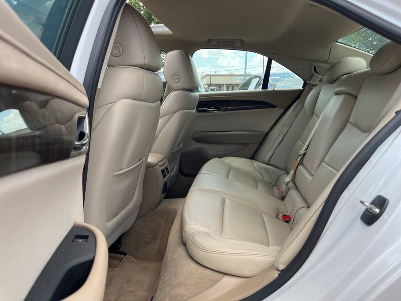 Cadillac ATS Sedan Vehicle Image 08