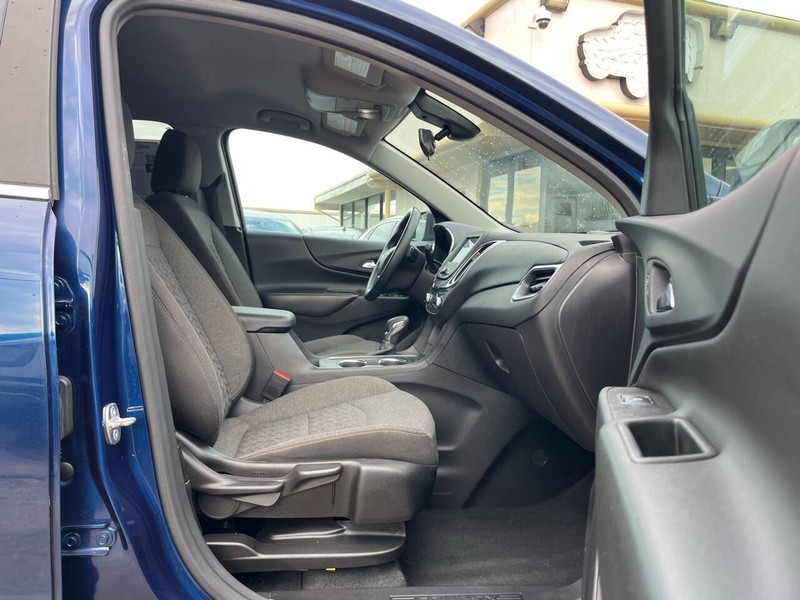 Chevrolet Equinox Vehicle Image 11