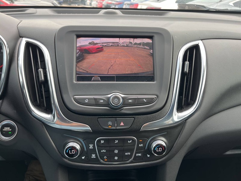 Chevrolet Equinox Vehicle Image 12