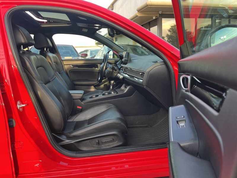 Honda Civic Hatchback Vehicle Image 14