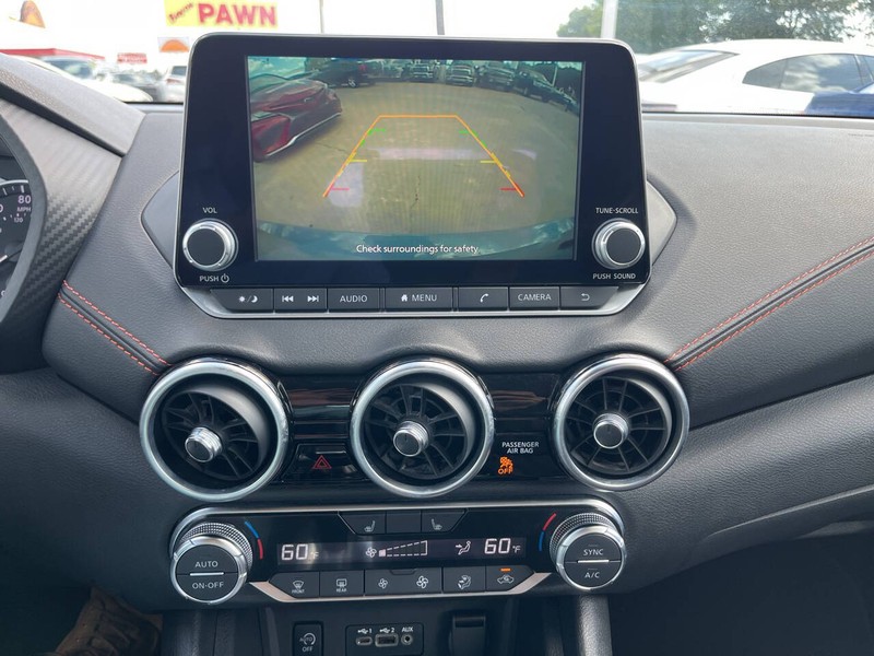 Nissan Sentra Vehicle Image 12