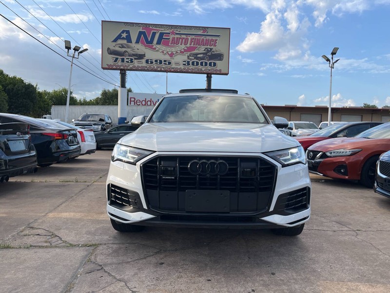 Audi Q7 Vehicle Image 02