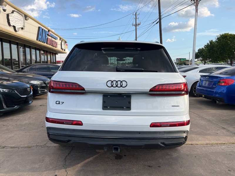 Audi Q7 Vehicle Image 04