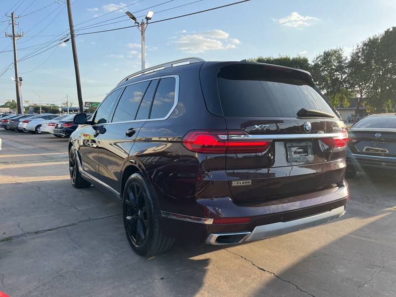 BMW X7 Vehicle Image 03