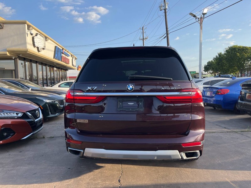 BMW X7 Vehicle Image 04