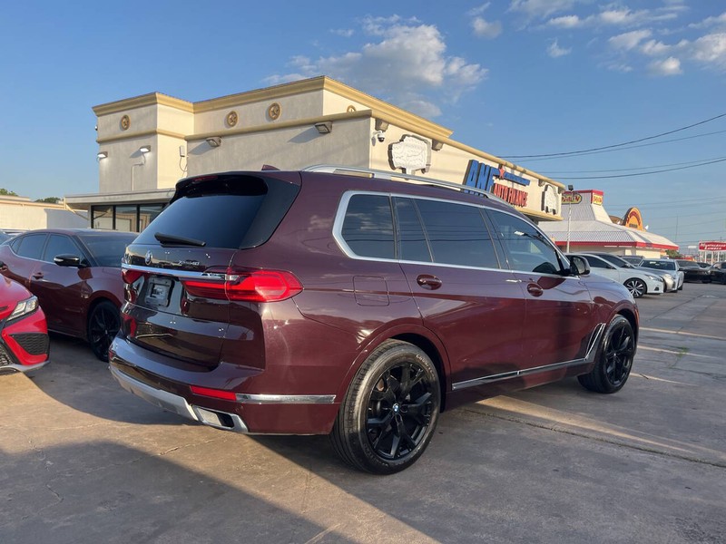 BMW X7 Vehicle Image 05