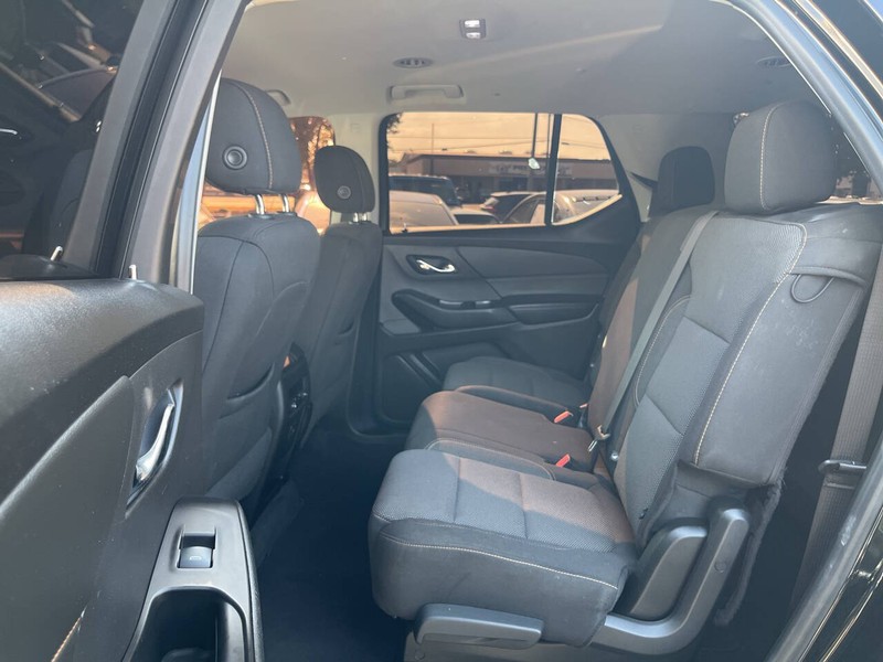 Chevrolet Traverse Vehicle Image 08