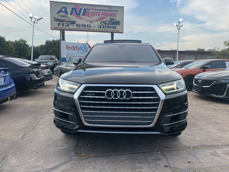 Audi Q7 Vehicle Image 02