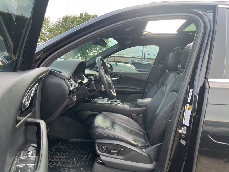 Audi Q7 Vehicle Image 07